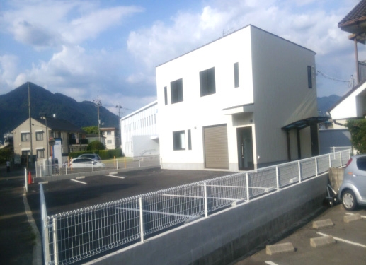 新築事務所兼倉庫2階建て工事施工後画像